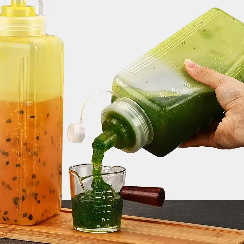 Salad Dressing Bottle - Large Caliber Plastic Squeeze Sauce Bottle
